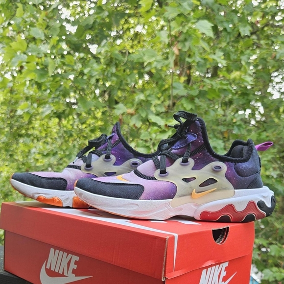 Nike  Sneakers with Purple and Black Soles - Picture 4 of 9